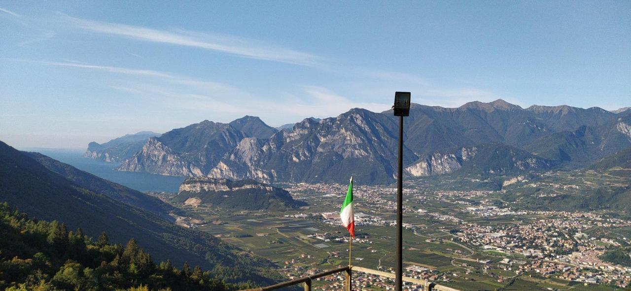 Casavarone Riva del Garda Buitenkant foto